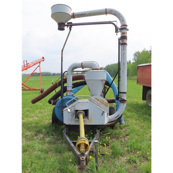 Kongskilde 500TR2 grain vac with hoses - working