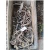 Image 1 : lot of assorted traps