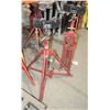 Image 1 : SET OF TWO L SERIES PIPE STANDS