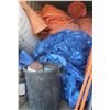 Image 2 : 20' SEACAN WITH CONTENTS INCLUDES TARPS AND PAINT