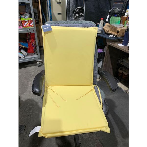 Style Selections 22x18" Polyester Alt-High Back Chair Cushion - Yellow - Lot of 1