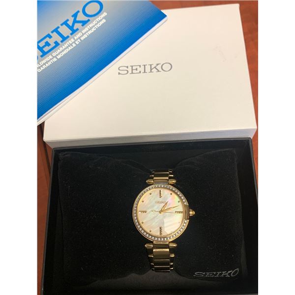 NEW Seiko Ladies mother of pearl faced Dress Wrist Watch