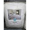 Image 1 : Martha Stewart White Goose Feather & Down Comforter King Size
