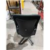 Image 2 : Black Adjustable upholstered Office Chair