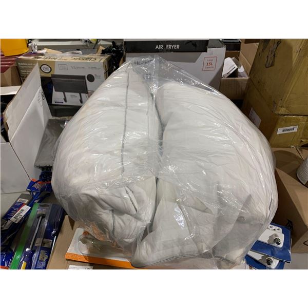 Weatherproof Premium Luxury Pillow Set of 2 - Queen Size