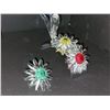 Image 2 : LOT OF 4 SWAROVSKI STEMMED FLOWERS AND DISPLAY UNIT