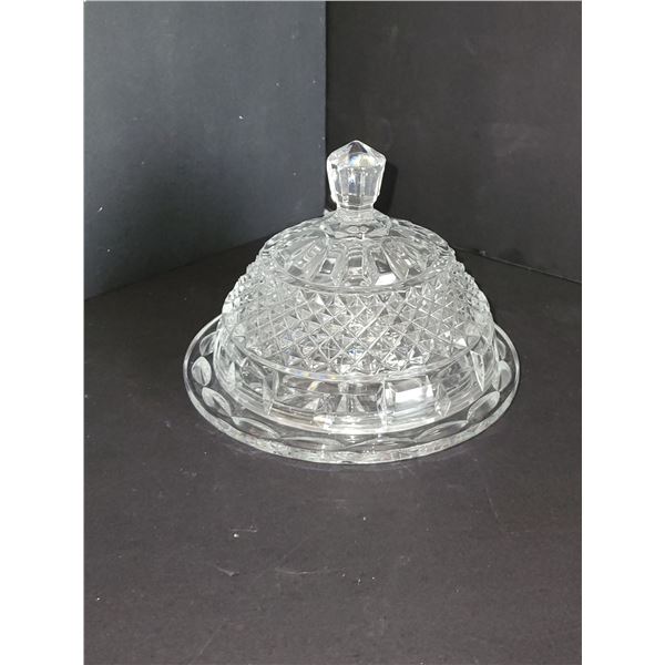 LIDDED ROUND CRYSTAL BUTTER DISH ANCHOR HOCKING