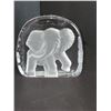 Image 3 : MEDIUM SIZED ETCHED GLASS ELEPHANT DECOR