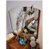 Image 1 : ALL DECOR IN THE MASTER BEDROOM