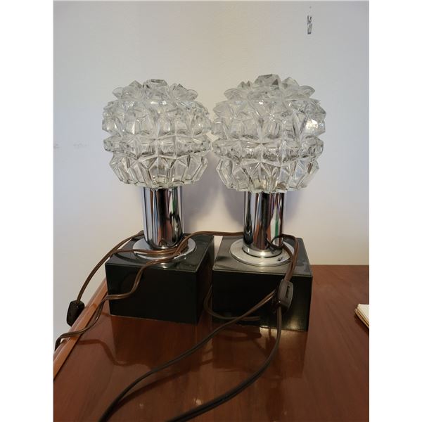PAIR OF MCM BAKELITE AND GLASS BEDSIDE TABLE LAMPS