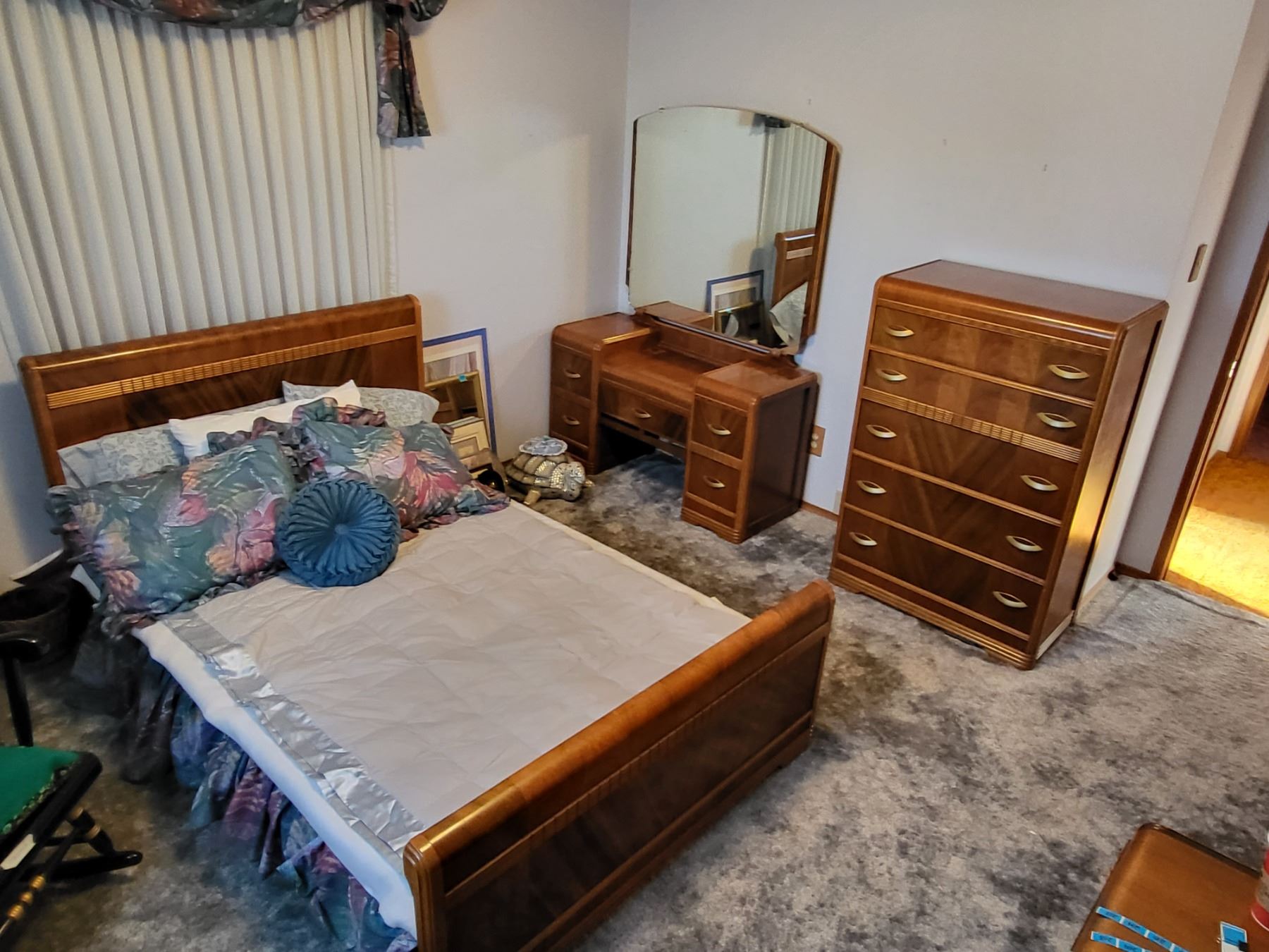 ART DECO WATERFALL 1940S BEDROOM SET