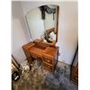 Image 8 : ART DECO WATERFALL 1940S BEDROOM SET