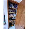 Image 1 : CONTENTS OF BATHROOM LINEN CLOSET