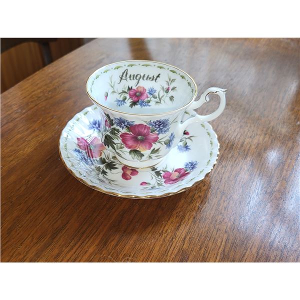 ROYAL ALBERT POPPY TEACUP AND SAUCER SET
