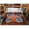 Image 2 : VINTAGE WORKING PRISTINE MOFFAT STOVE