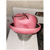 Image 1 : PINK AND BLACK CUTE VINTAGE HAT