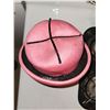 Image 2 : PINK AND BLACK CUTE VINTAGE HAT