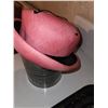 Image 3 : PINK AND BLACK CUTE VINTAGE HAT
