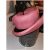 Image 4 : PINK AND BLACK CUTE VINTAGE HAT