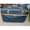 Image 2 : LOT OF LUGGAGE (4 PIECES)