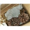 Image 3 : 2 SMALL BOXES OF CHRISTMAS DECORATIONS