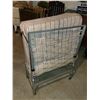 Image 2 : VINTAGE ROLLAWAY COT