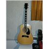 Image 1 : ACOUSTIC GUITAR
