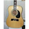 Image 2 : ACOUSTIC GUITAR