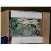 Image 2 : VINTAGE 7 PIECE CERAMIC CHRISTMAS LIGHTED VILLAGE LOT 1