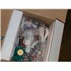 Image 2 : VINTAGE 7 PIECE CERMAIC CHRISTMAS LIGHTED VILLAGE LOT 2