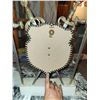 Image 2 : VINTAGE COAT OF ARMS WALL PLAQUE WITH 2 BONUS SWORDS