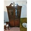Image 2 : ANTIQUE FARMHOUSE WOODEN CHINA CABINET