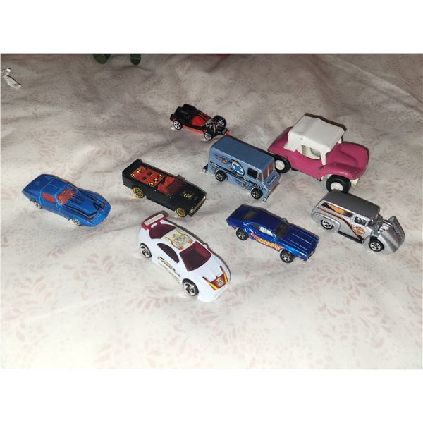 NICE LITTLE LOT OF VINTAGE HOT WHEELS