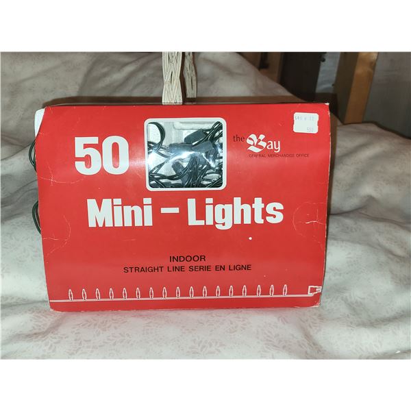 VINTAGE BOX OF CHRISTMAS LIGHTS IN ORIGINAL BOX LOT 3