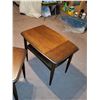 Image 2 : LOT  OF 2 MCM DEILCRAFT SIDE TABLES
