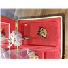 Image 2 : SMALL MUSICAL JEWELLERY BOX WITH HUDSON BAY PINS