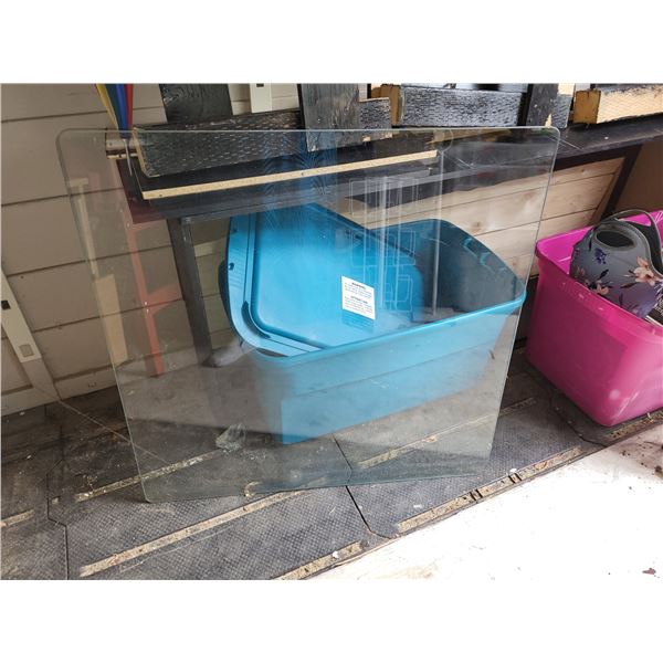 SQAURE GLASS TABLE TOP AND UMBRELLA