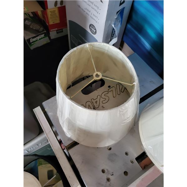 VINTAGE CREAM PATTERNED LAMPSHADE