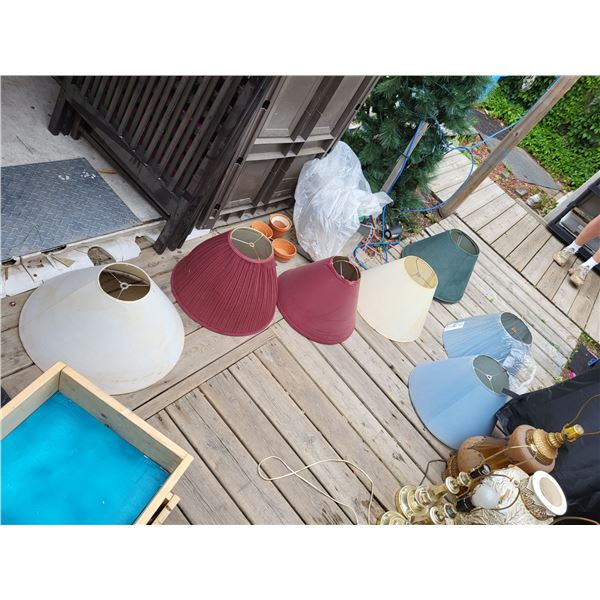 LOT OF VARIOUS LAMPSHADES
