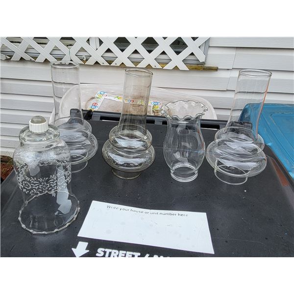 LOT OF VARIOUS GLASS LAMP SHADES