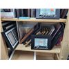 Image 1 : SHELF OF PHOTO FRAMES LOT 2