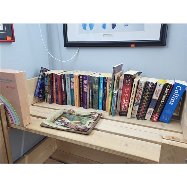 CONTENTS OF SHELF STAR TREK AND MORE