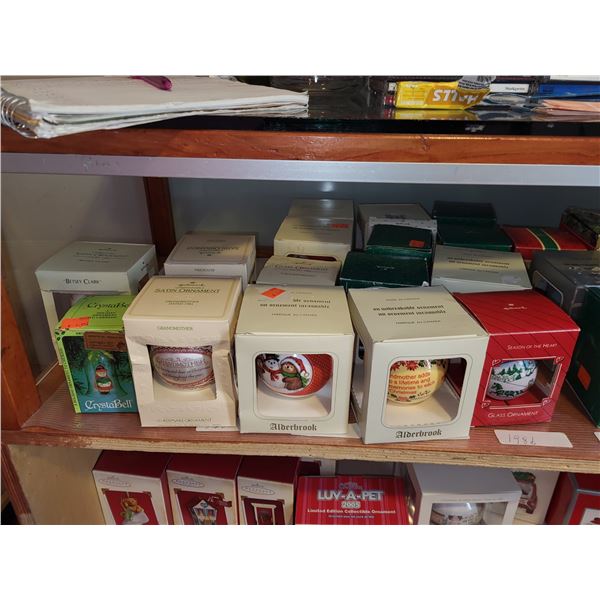 LOT OF VINTAGE COLLECTIBLE CHRISTMAS ORNAMENT BALLS LOT 1