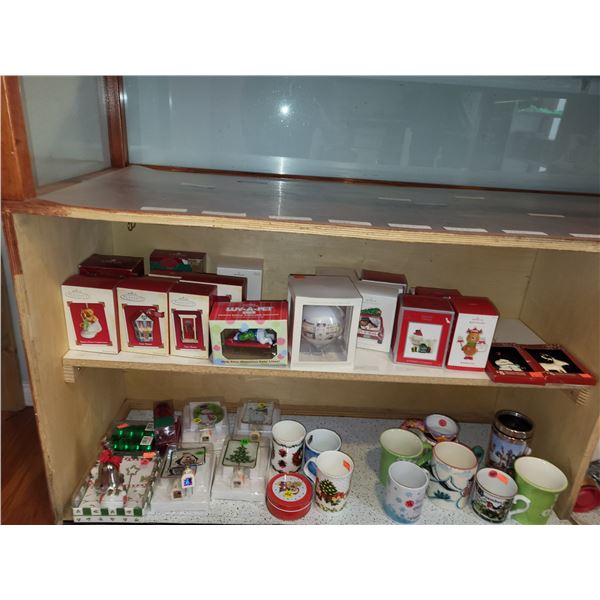SHELF OF VINTAGE COLLECTIBLE CHRISTMAS ORNAMENTS LOT 1