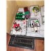 Image 2 : SHELF OF VINTAGE COLLECTIBLE CHRISTMAS ORNAMENTS LOT