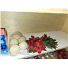 Image 5 : SHELF OF VINTAGE COLLECTIBLE CHRISTMAS ORNAMENTS LOT 4