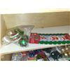 Image 6 : SHELF OF VINTAGE COLLECTIBLE CHRISTMAS ORNAMENTS LOT 4