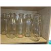 Image 2 : LOT OF 13 OLD GLASS MILK BOTTLES (3 OR 4 DIFFERENT TYPES)