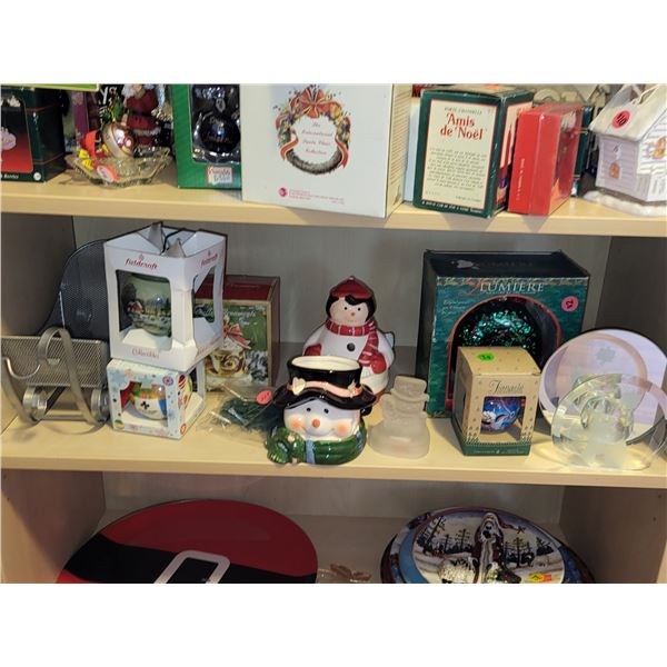 SHELF OF CHRISTMAS DECOR LOT 2