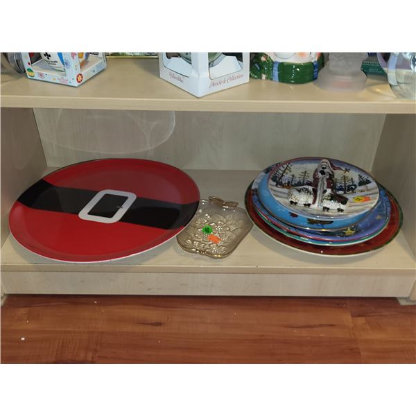 SHELF OF CHRISTMAS DECOR LOT 3